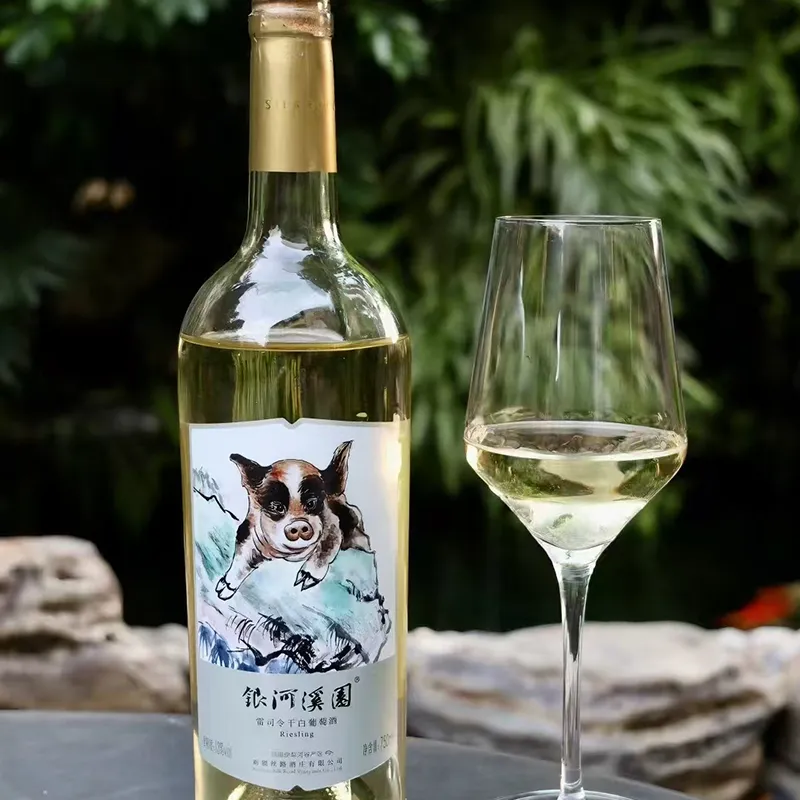 Вино Поросенок Рислинг.2 Вино Поросенок Рислинг.2